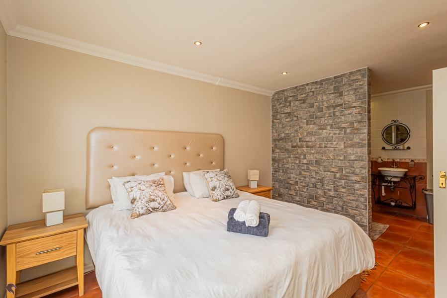 5 Bedroom Property for Sale in Waterfront Western Cape